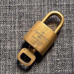 Louis Vuitton Lock and Key 307
